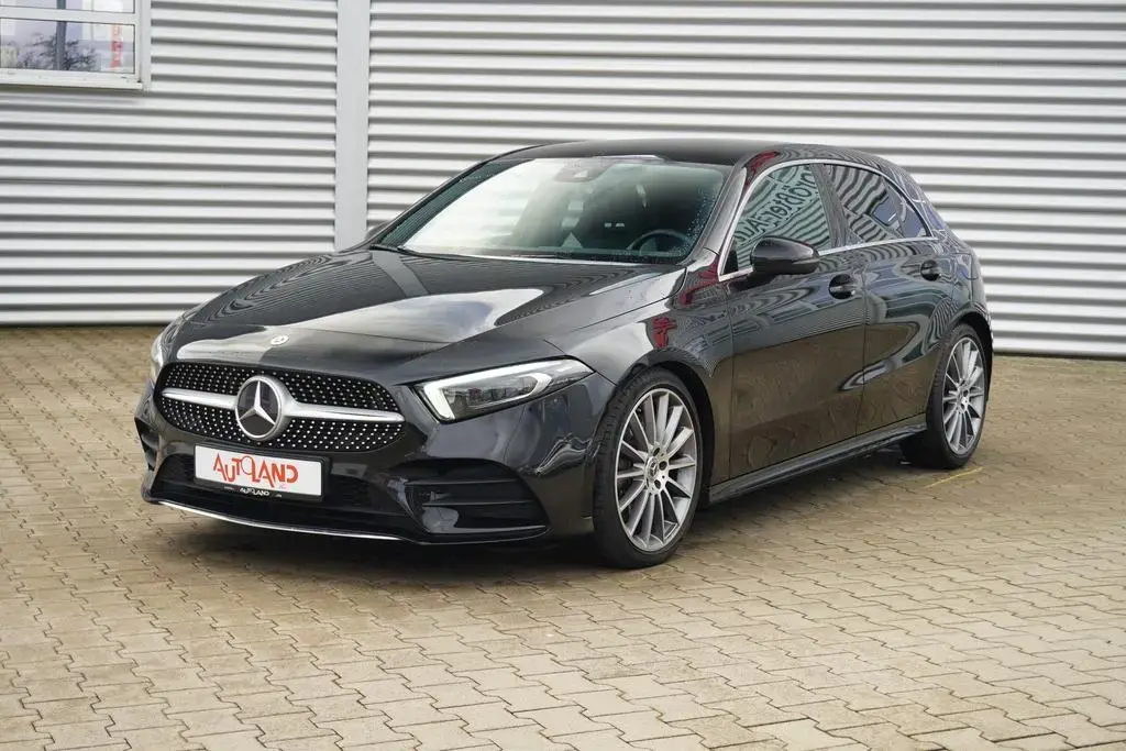 Main__Slider__Photo:Mercedes-Benz A-Class AMG Line LED Navi Virtual Cockpit Bluetooth 05/2019-1