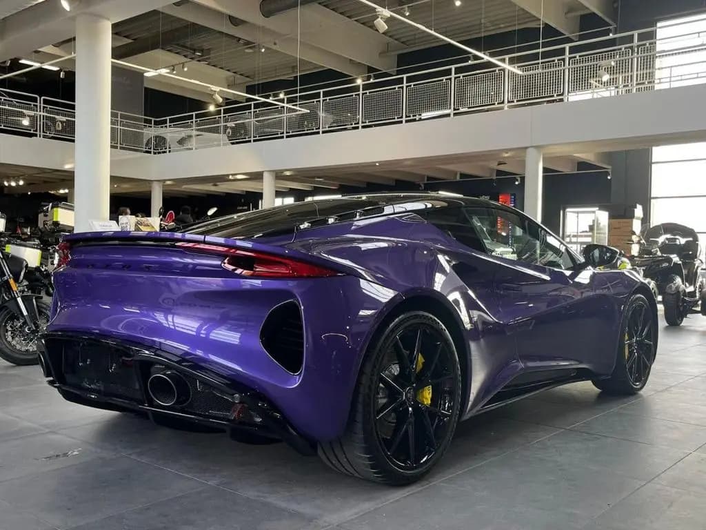 Main__Slider__Photo:Lotus Emira Turbo SE MY26 null-0