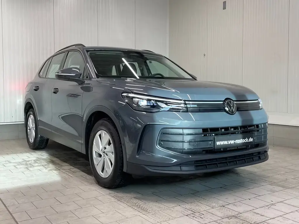 Main__Slider__Photo:Volkswagen Tiguan 2.0 TDI DSG AHK LED SHZ RFK NAVI 12/2024-1