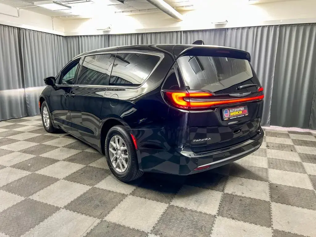 Main__Slider__Photo:Chrysler Pacifica Select 2026,Leder,7-Sitzer,360°-Kamera null-1