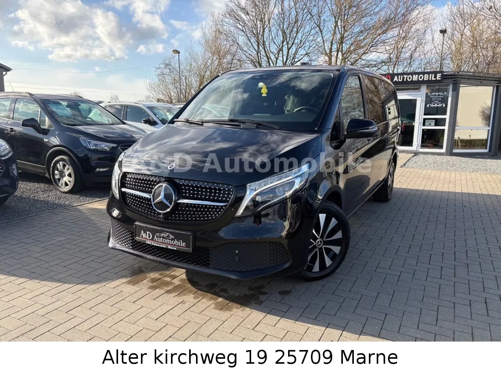 Main__Slider__Photo:Mercedes-Benz V-Class 220 08/2021-0