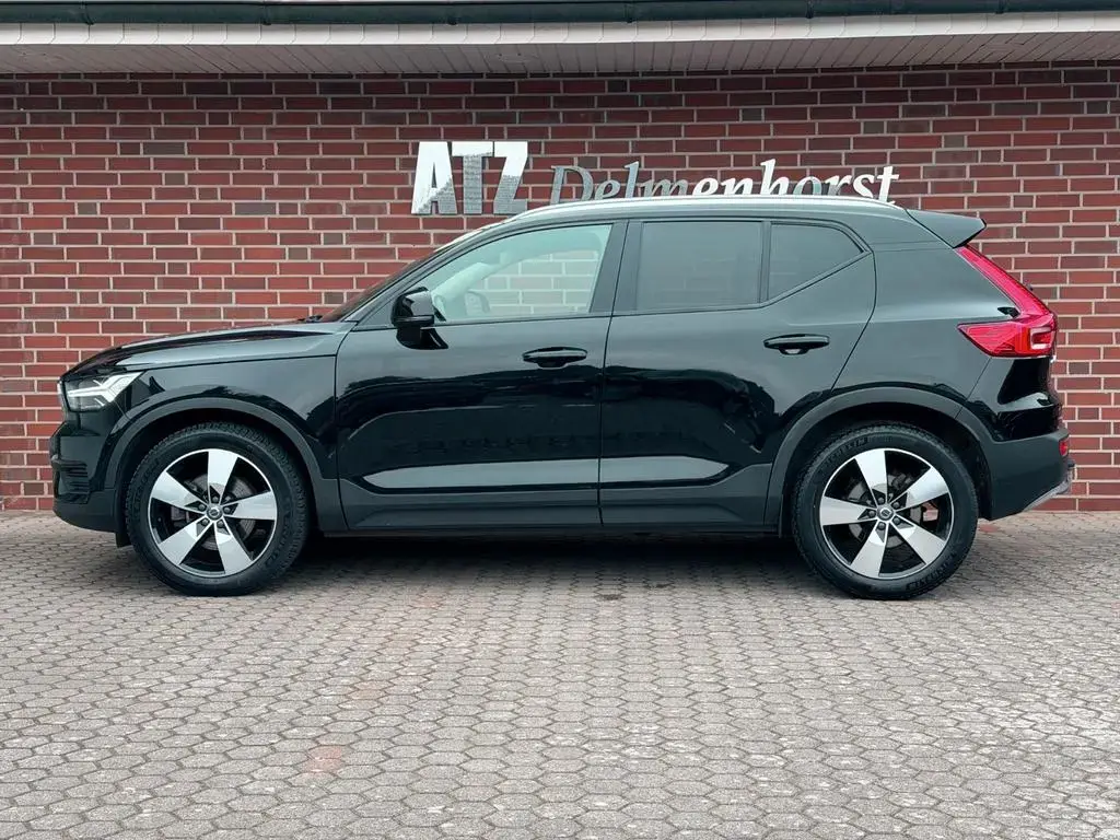 Main__Slider__Photo:Volvo XC40 Momentum AHK*PANO*LED 12/2018-1