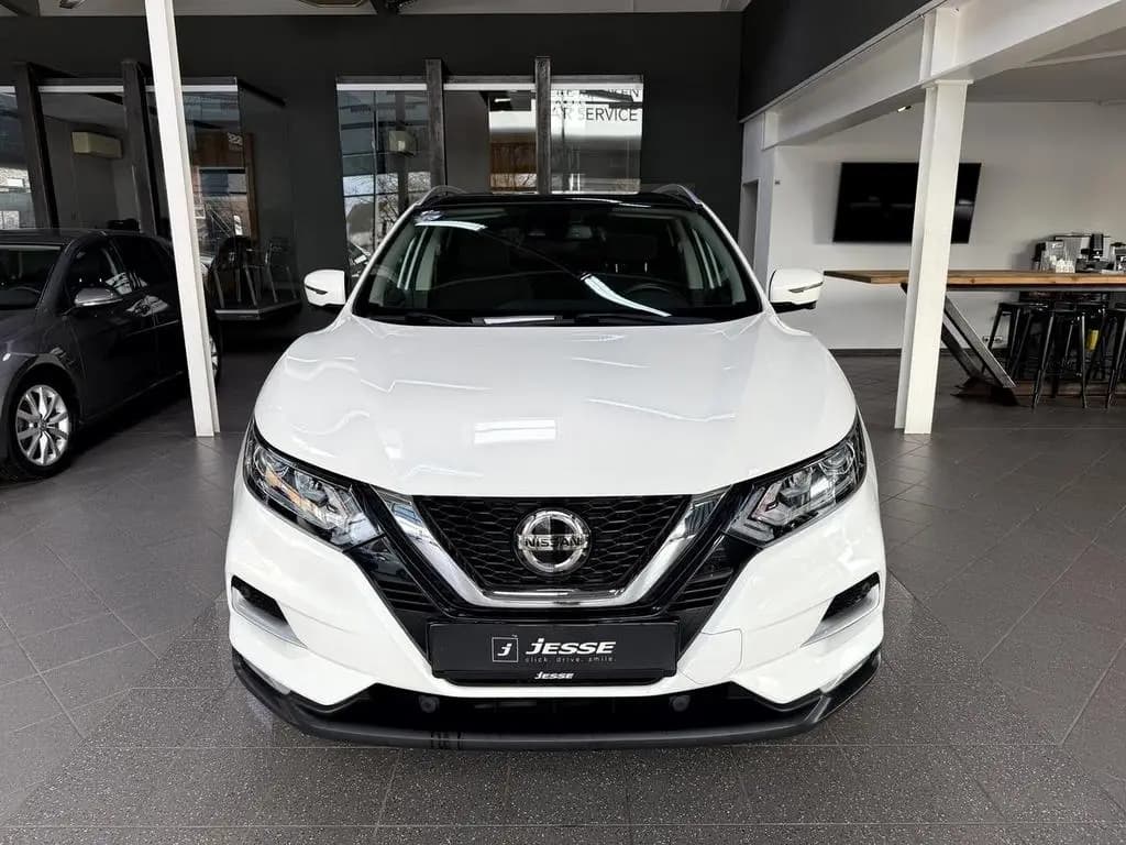 Main__Slider__Photo:Nissan Qashqai 1.3 DIG-T DCT N-Connecta Pano. 360 AHK 12/2019-0