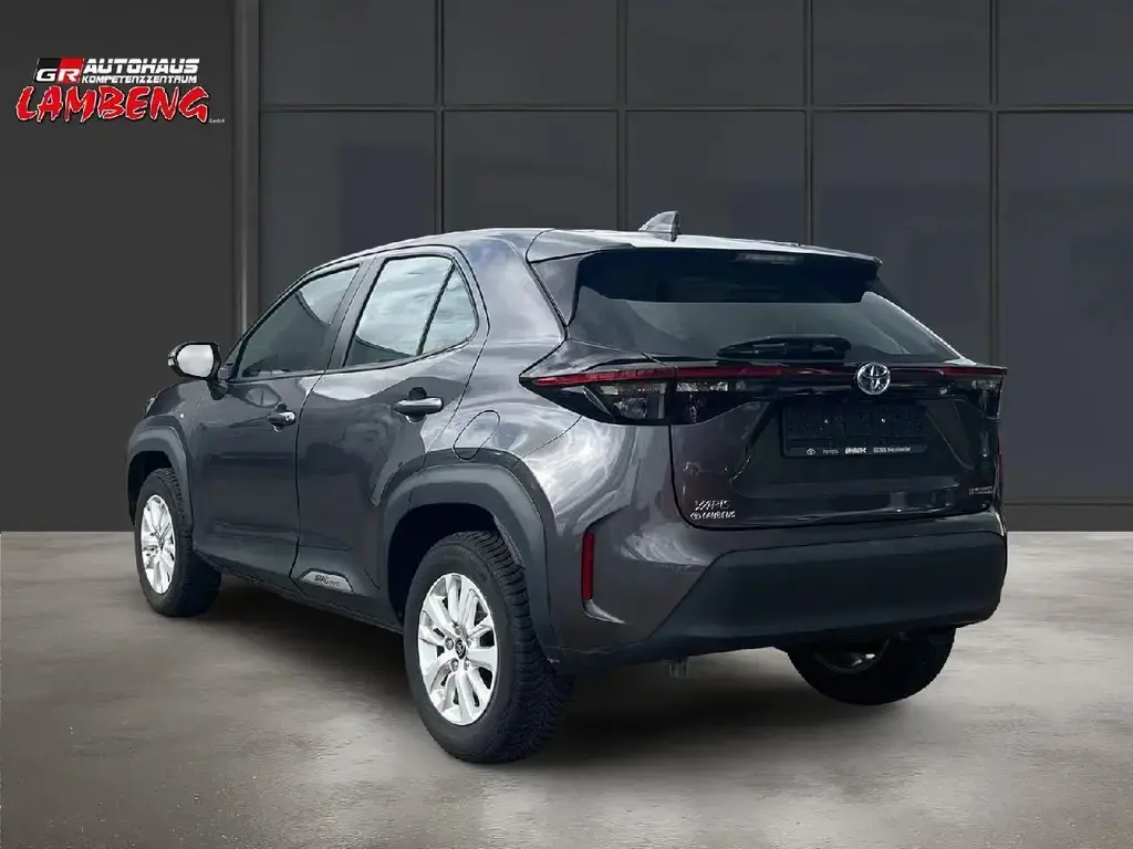 Main__Slider__Photo:Toyota Yaris Cross Hybrid FWD Comfort 04/2022-1