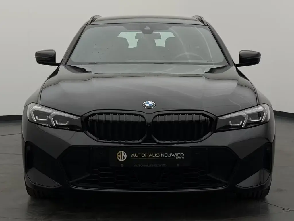 Main__Slider__Photo:BMW 3 Series 330i Touring xDrive M Sport +LED-SW+CAM+ACC+ 11/2024-1