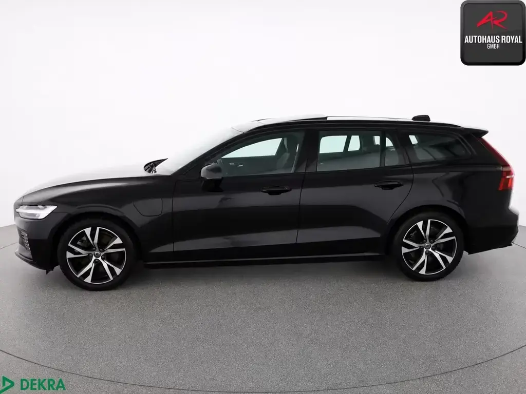 Main__Slider__Photo:Volvo V60 T6 AWD RECHARGE PLUS DARK PANO,ACC,HARMAN/K 04/2022-1