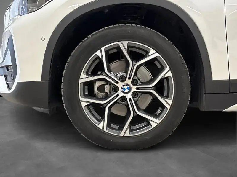 Main__Slider__Photo:BMW X1 18 d xLine sDrive Steptronic 01/2021-1