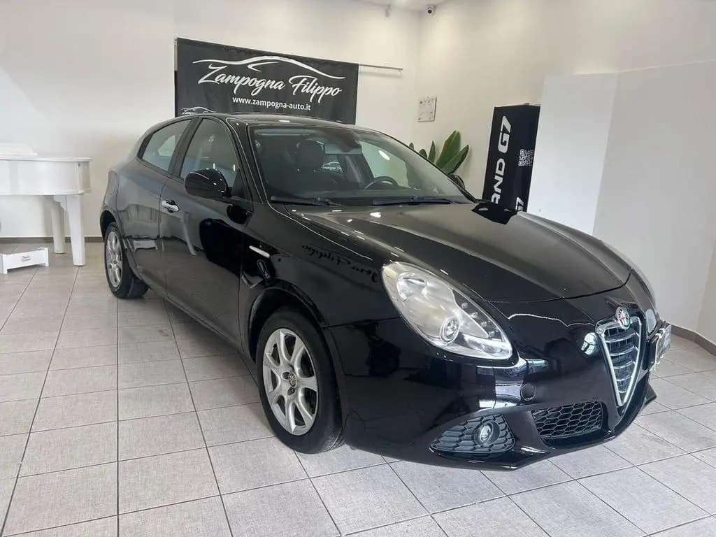 Main__Slider__Photo:Alfa Romeo Giulietta 2.0 JTDm-2 140 CV Distincti 09/2011-0
