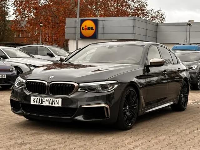 Main__Slider__Photo:BMW M550 i xDrive LED HUD H&K KAM PANO 10/2019-0