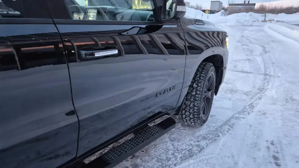 Main__Slider__Photo:Dodge RAM 5,7 Hemi, 4x4, Leder,BLIS,SHZ, Fernstart 07/2021-1