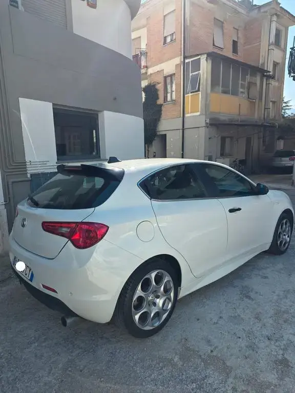 Main__Slider__Photo:Alfa Romeo Giulietta 2.0 JTDm-2 150 CV Exclusive 03/2015-1