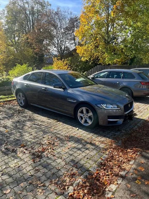 Main__Slider__Photo:Jaguar XF 30d 300PS R-Sport Automatik R-Sport 04/2017-0