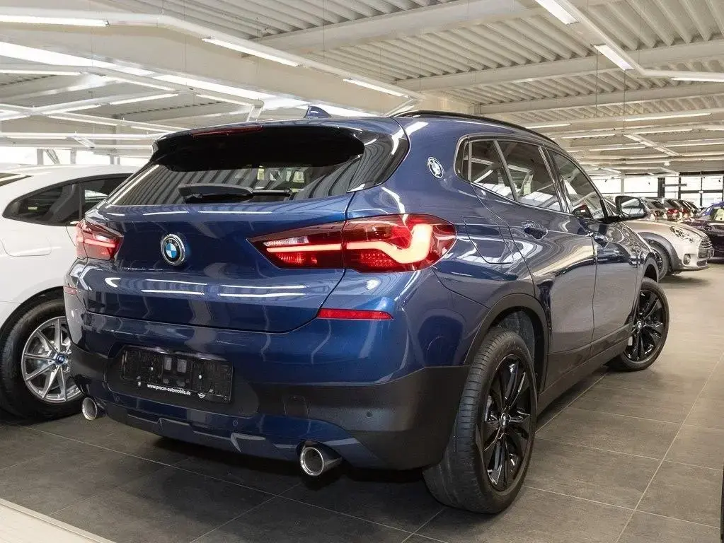 Main__Slider__Photo:BMW X2 xDrive18d A PANO AHK RFK NAVI LED PDC V+H LM 02/2023-1
