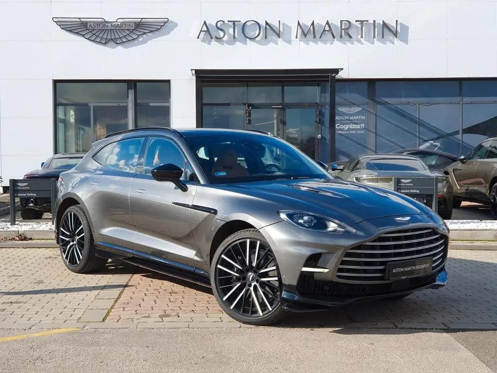 Main__Slider__Photo:Aston Martin DBX 4.0 V8 DBX707 01/2024-0