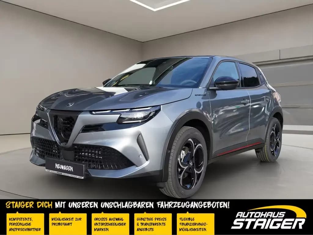 Main__Slider__Photo:Alfa Romeo Junior 1.2 Hybrid Speciale-Sitzhzg mtl. ab 249€* 10/2025-0