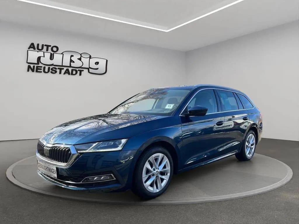 Main__Slider__Photo:Skoda Octavia First Edition 1.5 16V TSI ACT 09/2020-0