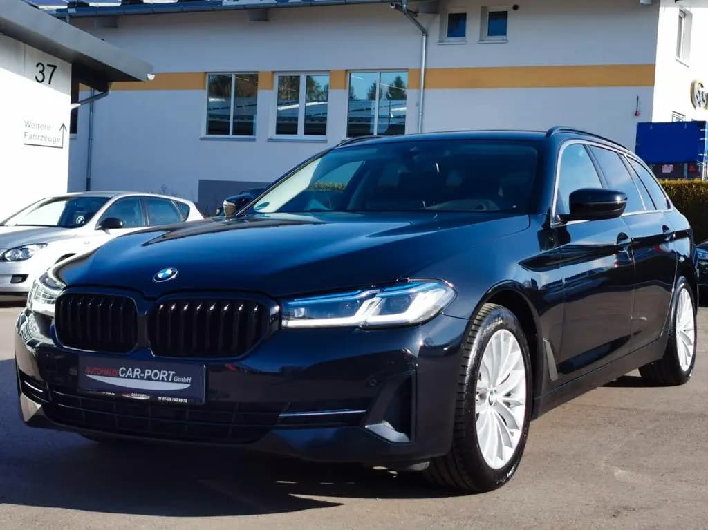 Main__Slider__Photo:BMW 5 Series 520d | STHZ | LEDER | RFK | ASSIST | HEAD-UP | 08/2021-0
