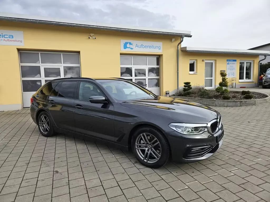 Main__Slider__Photo:BMW 520 5 Touring520 d xDrive Sport Line*Mild Hybrid 07/2020-0
