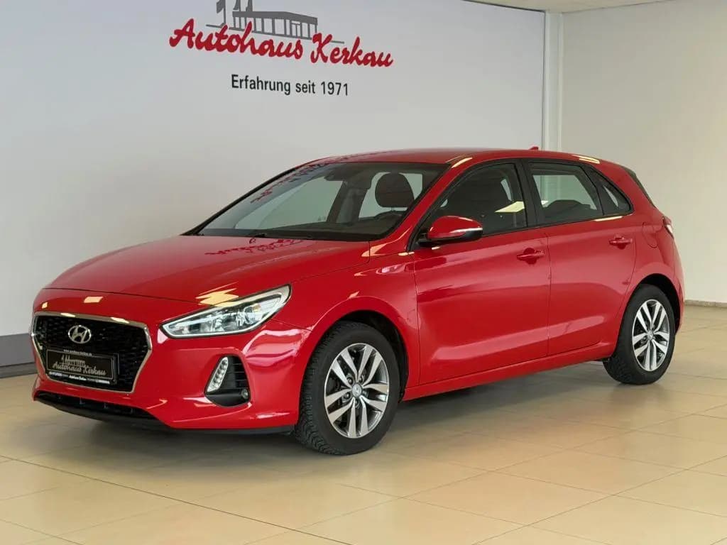 Main__Slider__Photo:Hyundai i30 1.4 Trend +Navi+Sitzheizung+Carplay+R.Kamera 03/2018-0