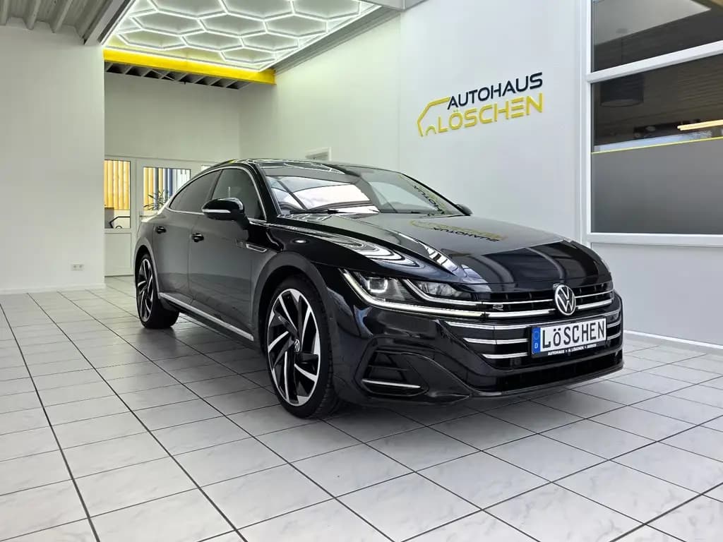 Main__Slider__Photo:Volkswagen Arteon R-Line Panorama Stand-Hzg Harman/Kardon 11/2021-0