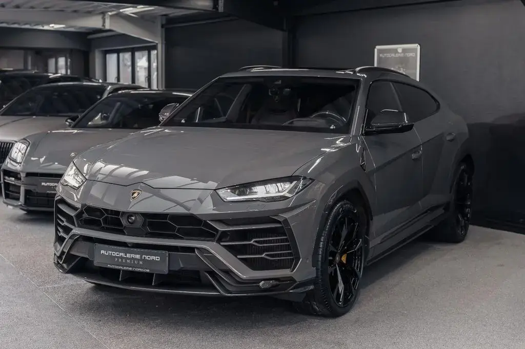 Main__Slider__Photo:Lamborghini Urus Pano+Adas+Akrapovic+TV+Full Carbon+B&O-3D 03/2021-1
