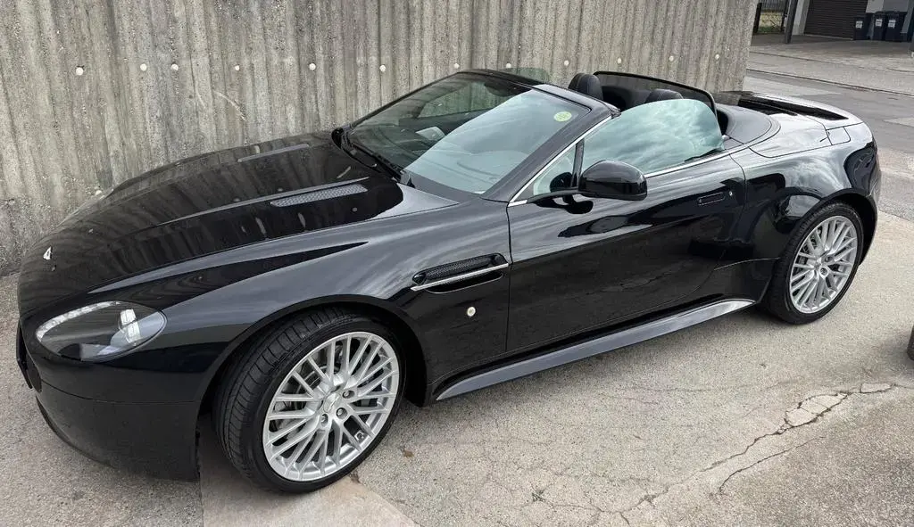 Main__Slider__Photo:Aston Martin Cabrio V8 Vantage Roadster 4.7l Sportshift - 11/2011-1