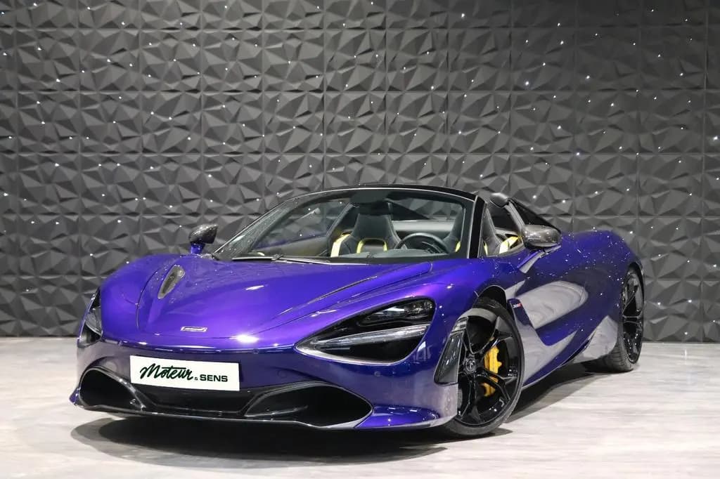 Main__Slider__Photo:McLaren 720S Spider - MSO - Carbon - Lift - B&W 02/2020-0