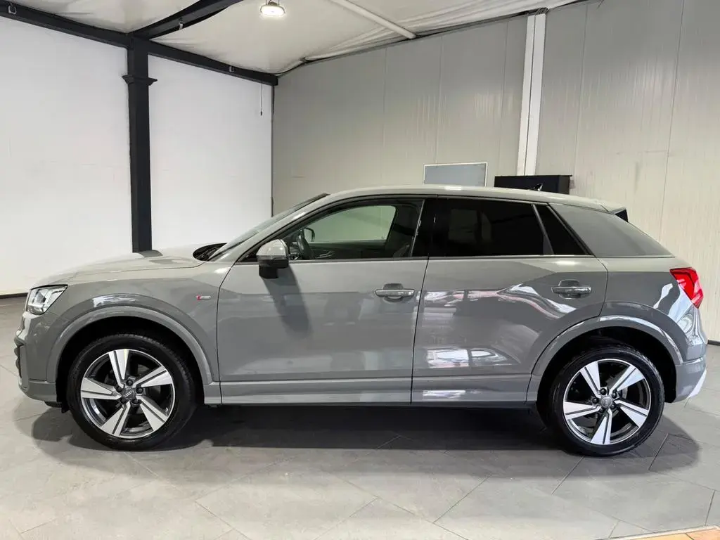 Main__Slider__Photo:Audi Q2 35 TFSI Sport *S-LINE* 07/2020-1