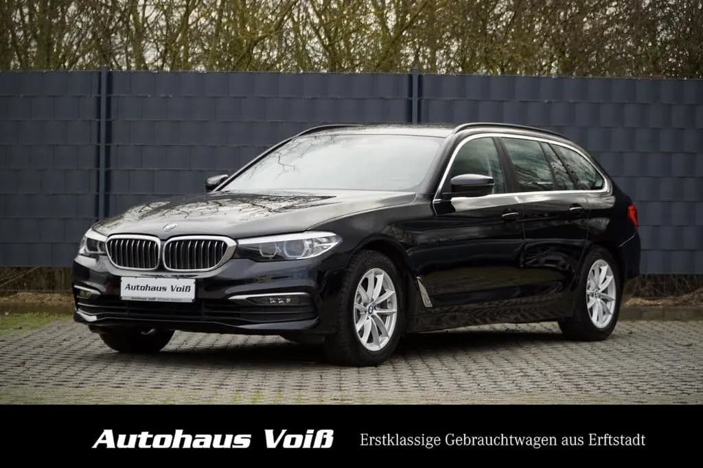 Main__Slider__Photo:BMW 5 Series Touring|Head-Up|Komfortzugang|DrivingAss. 09/2019-0