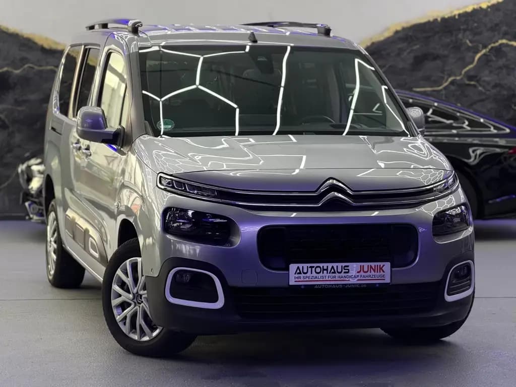 Main__Slider__Photo:Citroën Berlingo Shine XL - Behindertengerecht-Rampe- 09/2020-0