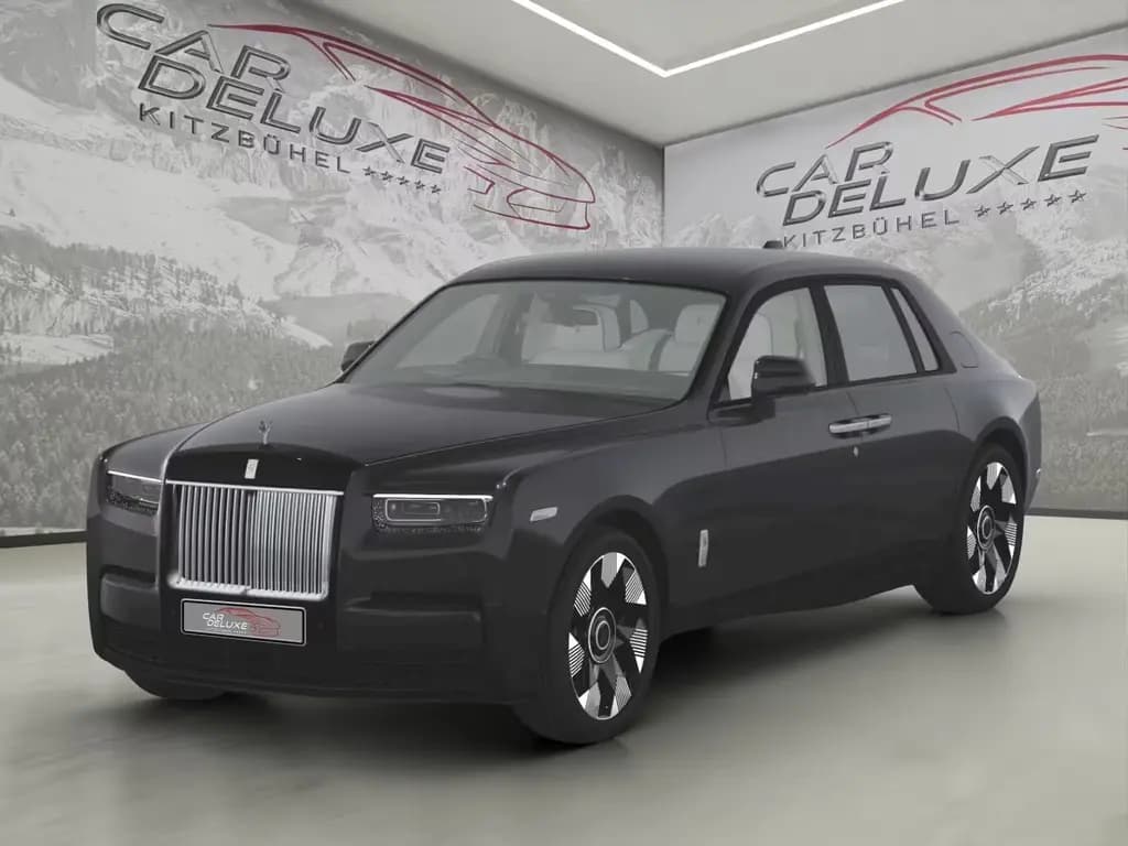 Main__Slider__Photo:Rolls-Royce Phantom /Prod26/Immersive Seating/Ruthenium Bloom null-0