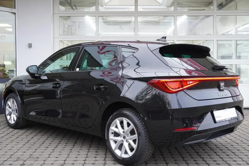 Main__Slider__Photo:Seat Leon 1.5 TSI Style LED ACC Spurhalte Navi Kamera 02/2022-1