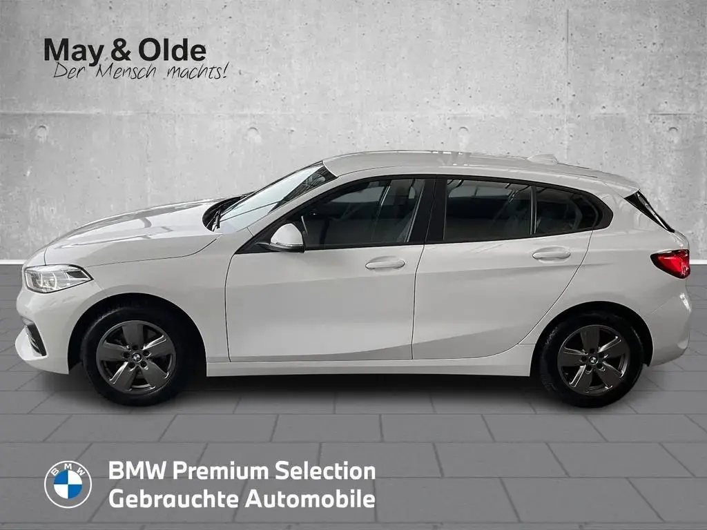 Main__Slider__Photo:BMW 1 Series 118 i Modell Advantage Navi SHZ LED PDC DAB 05/2021-1