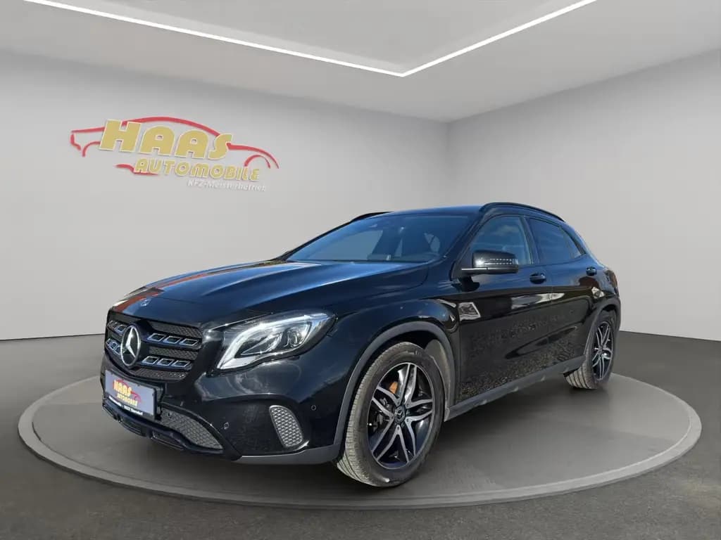 Main__Slider__Photo:Mercedes-Benz GLA 200 *LED*Teilleder*Navi* 10/2018-0