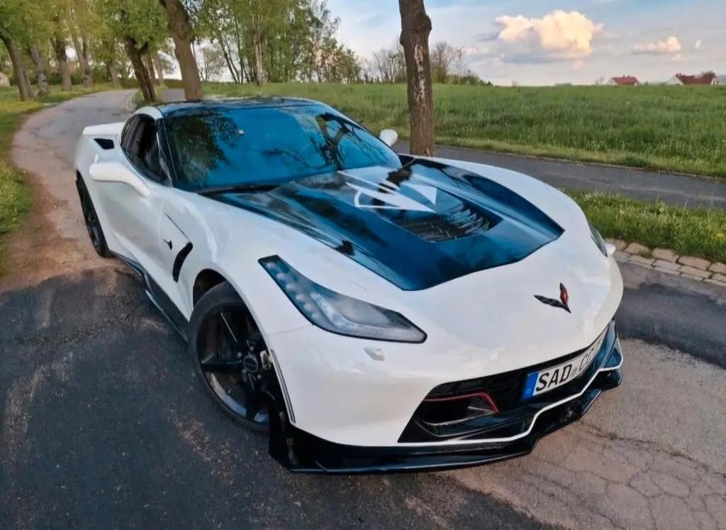 Main__Slider__Photo:Corvette C7 6.2 V8 AT8 Stingray Coupe Z51 Paket 07/2018-0