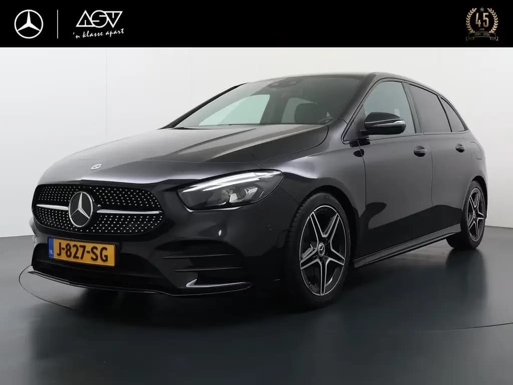 Main__Slider__Photo:Mercedes-Benz B 180 AMG Business Solution | Achteruitrij kamer 10/2020-0