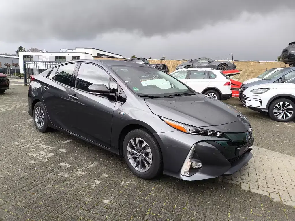 Main__Slider__Photo:Toyota Prius Plug-in Hybrid Comfort,1 HA,KLIMA,NAVI,PDC 07/2018-1