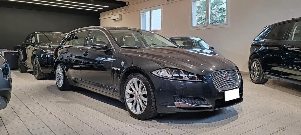 Main__Slider__Photo:Jaguar XF Sportbrake 2.2 D Business Edition 03/2015-0
