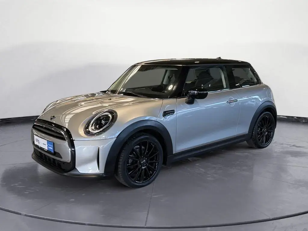 Main__Slider__Photo:MINI Cooper Essential Trim LED Sitzheizung 02/2023-1