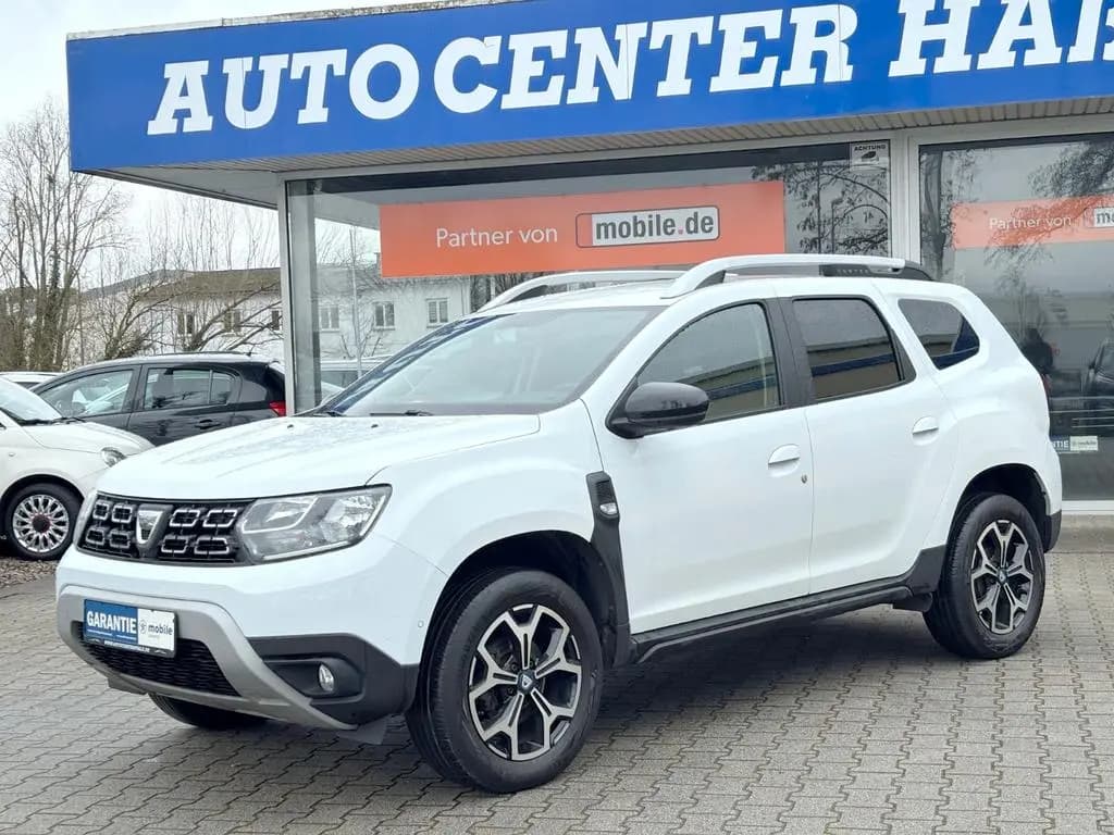 Main__Slider__Photo:Dacia Duster II Celebration*Navi*360*S-Heft*1-Hand 08/2020-0