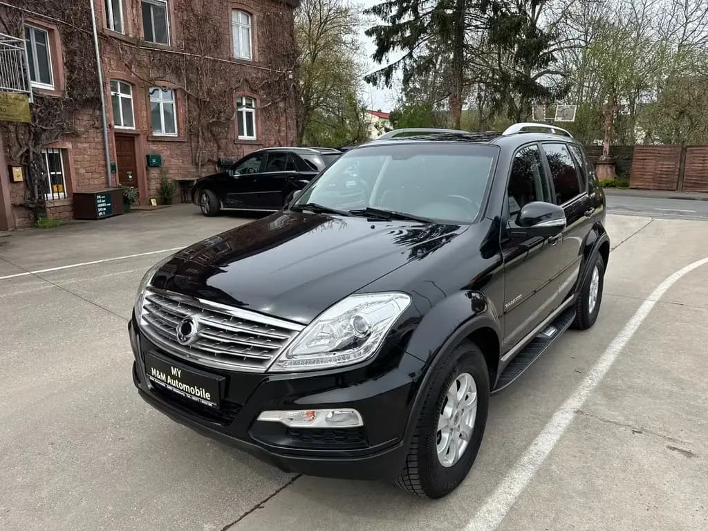 Main__Slider__Photo:Ssangyong REXTON W Executive 4WD/Automatik/AHK 3.5T/Leder 05/2017-0
