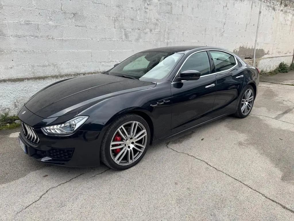 Main__Slider__Photo:Maserati Ghibli V6 Diesel 12/2018-0