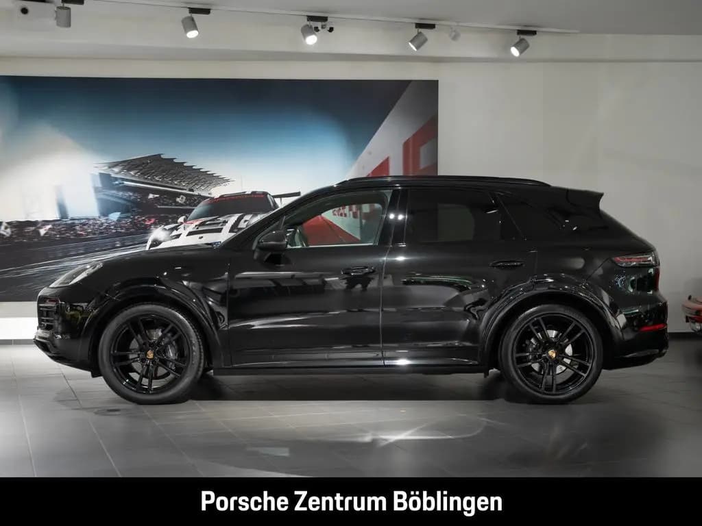 Main__Slider__Photo:Porsche Cayenne Platinum Edition HA-Lenkung Sportabgas 11/2022-0
