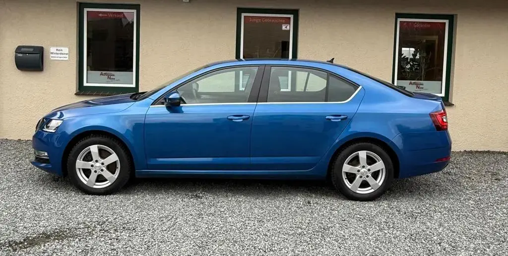 Main__Slider__Photo:Skoda Octavia Automatik Style PDC Carplay Android Navi 06/2018-1