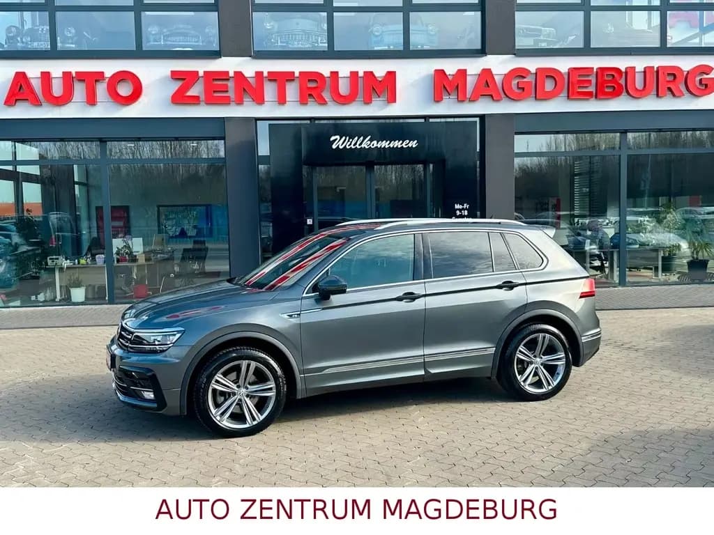 Main__Slider__Photo:Volkswagen Tiguan Highline 2.0 TSI 4Motion *R-LINE*DCC*AHK* 02/2020-0