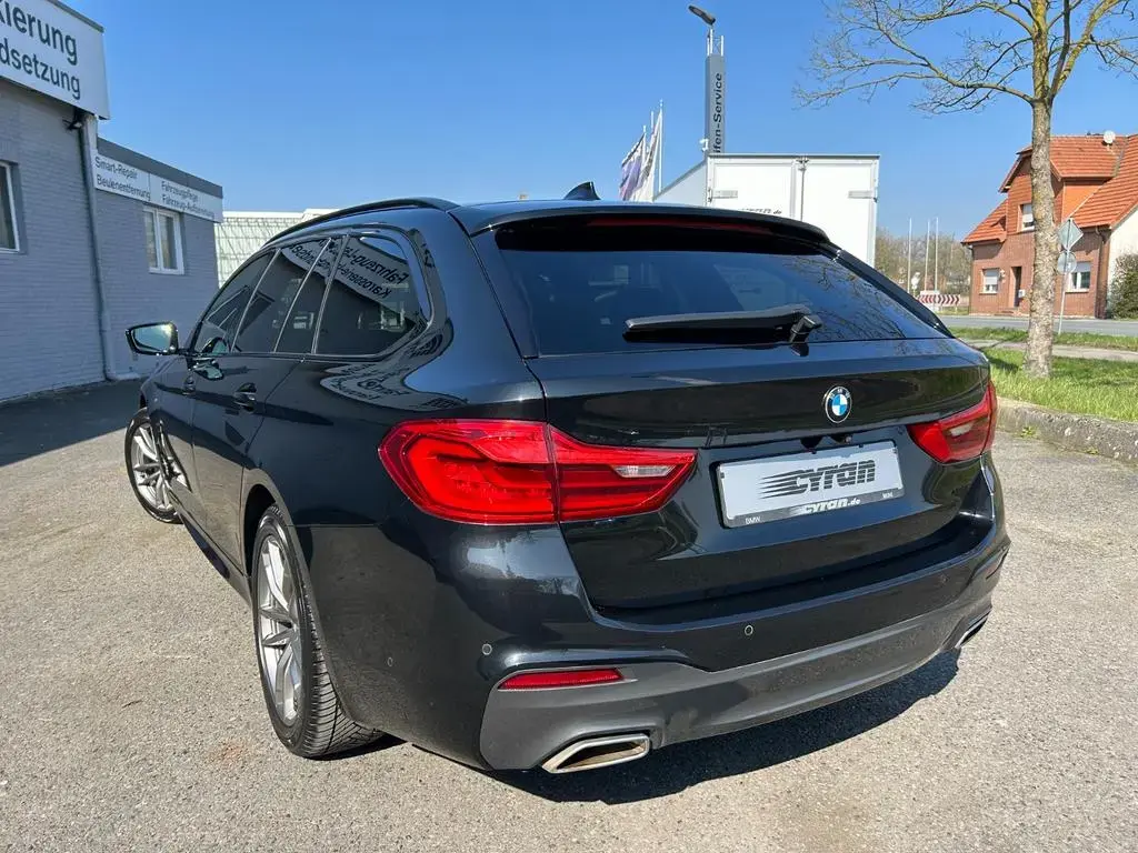 Main__Slider__Photo:BMW 5 Series 520d M Sport Touring 11/2019-1