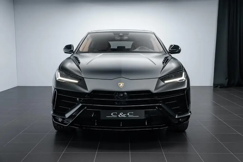 Main__Slider__Photo:Lamborghini Urus S CARBON/B&O/AKRAPOVIC/PANO/23"/STYLE 06/2023-1