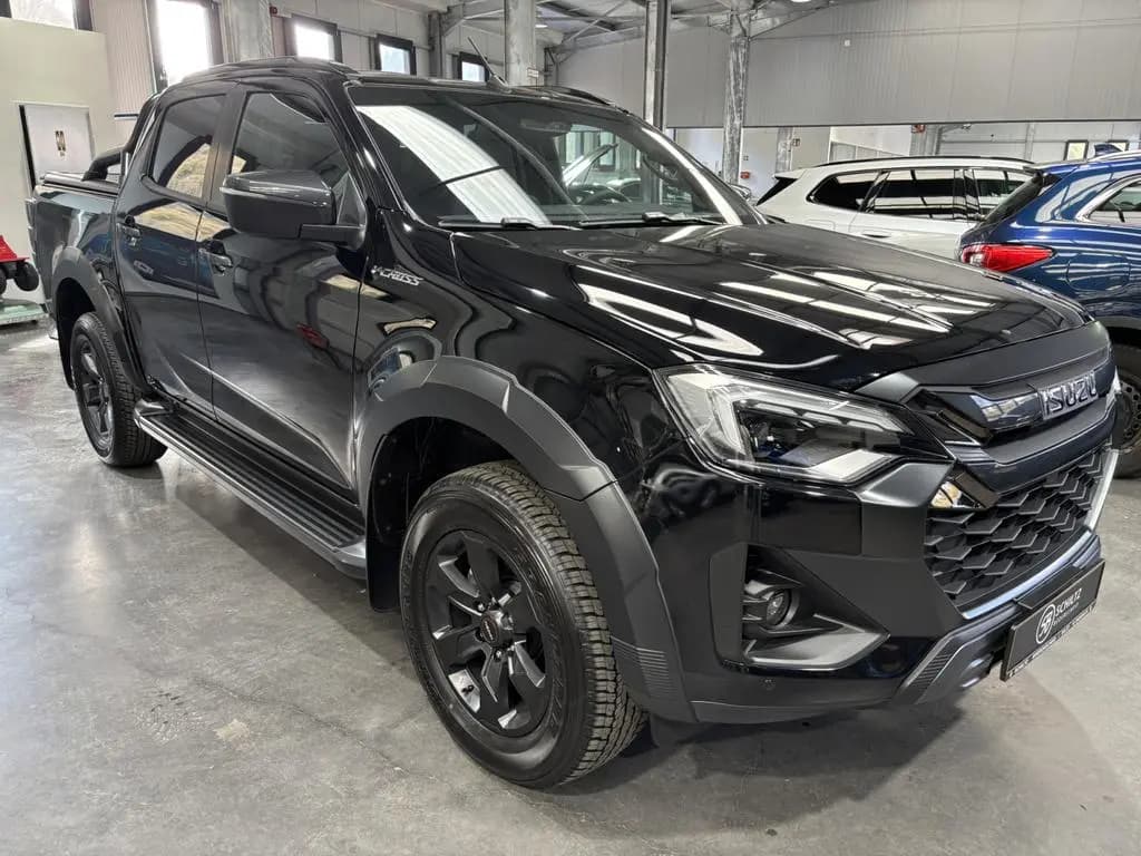Main__Slider__Photo:Isuzu D-Max Double Cab 1.9 V-Cross 163HP 02/2026-0