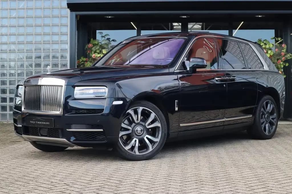 Main__Slider__Photo:Rolls-Royce Cullinan 6.75 V12 | Bespoke Audio, Massage, Ente 05/2019-0