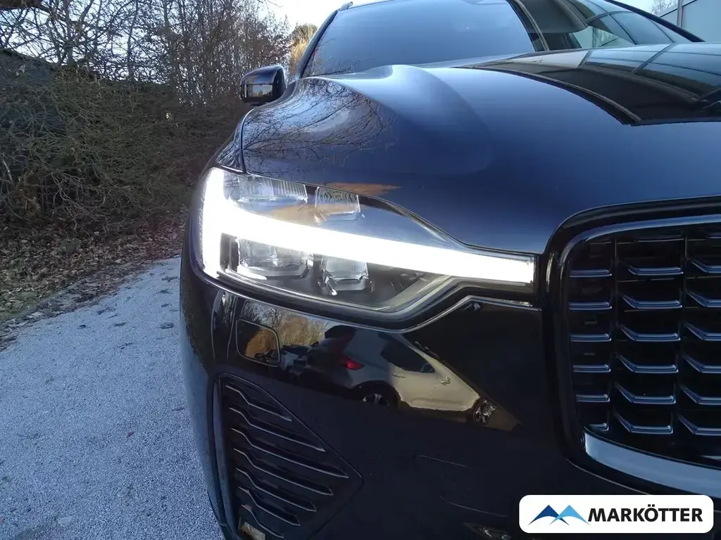 Main__Slider__Photo:Volvo XC60 R Design/AHK/LED/SHZ/H&K/MEMORY 11/2021-1